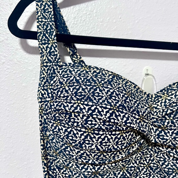 Nip tuck swim tintilating tile foil Joanne twist front one piece swimsuit 8 - Picture 5 of 10